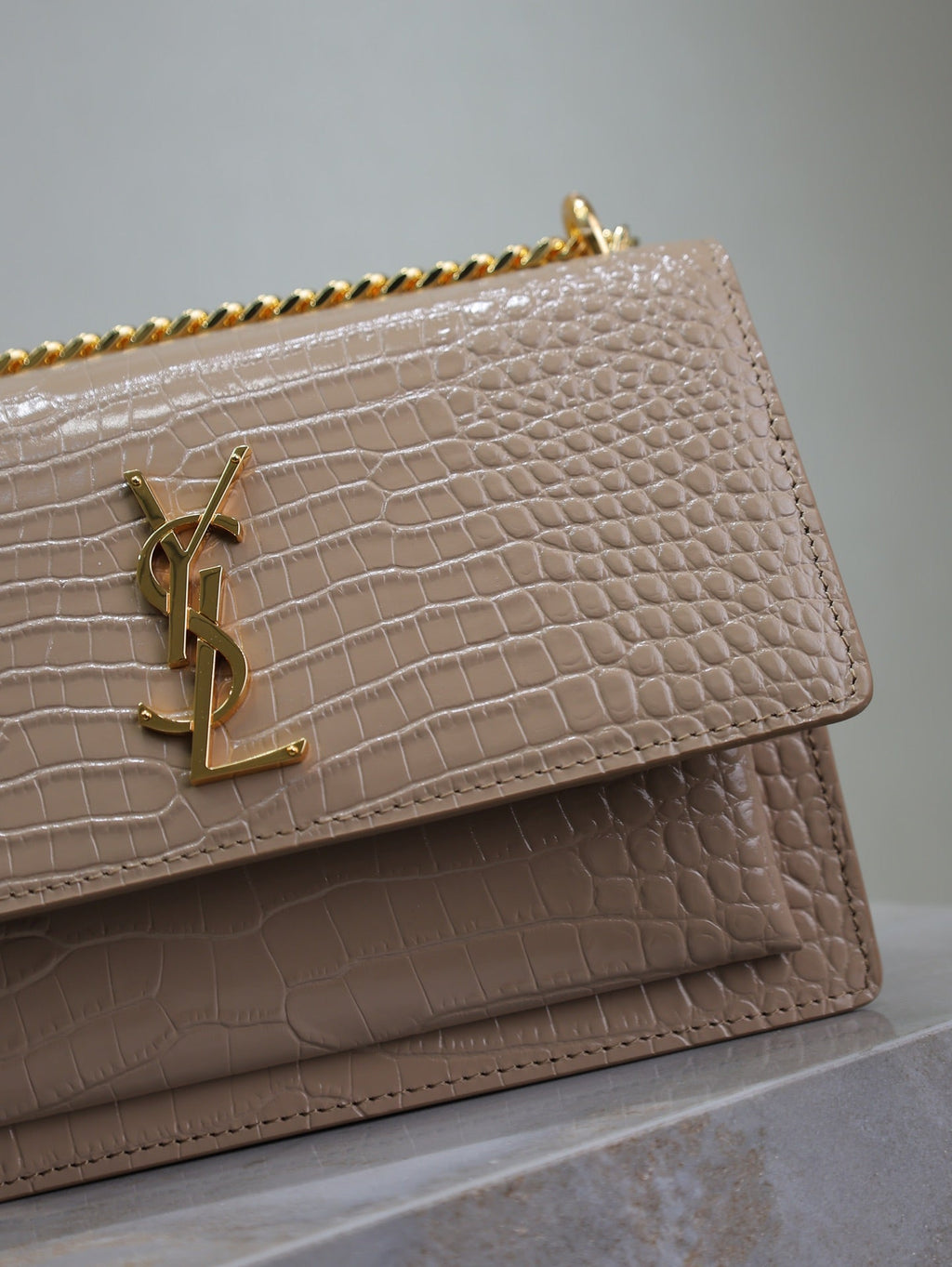YSL 25S SUNSET MEDIUM 22 IN NUDE CROCODILE-EMBOSSED SHINY CALFSKIN GOLD HARDWRE