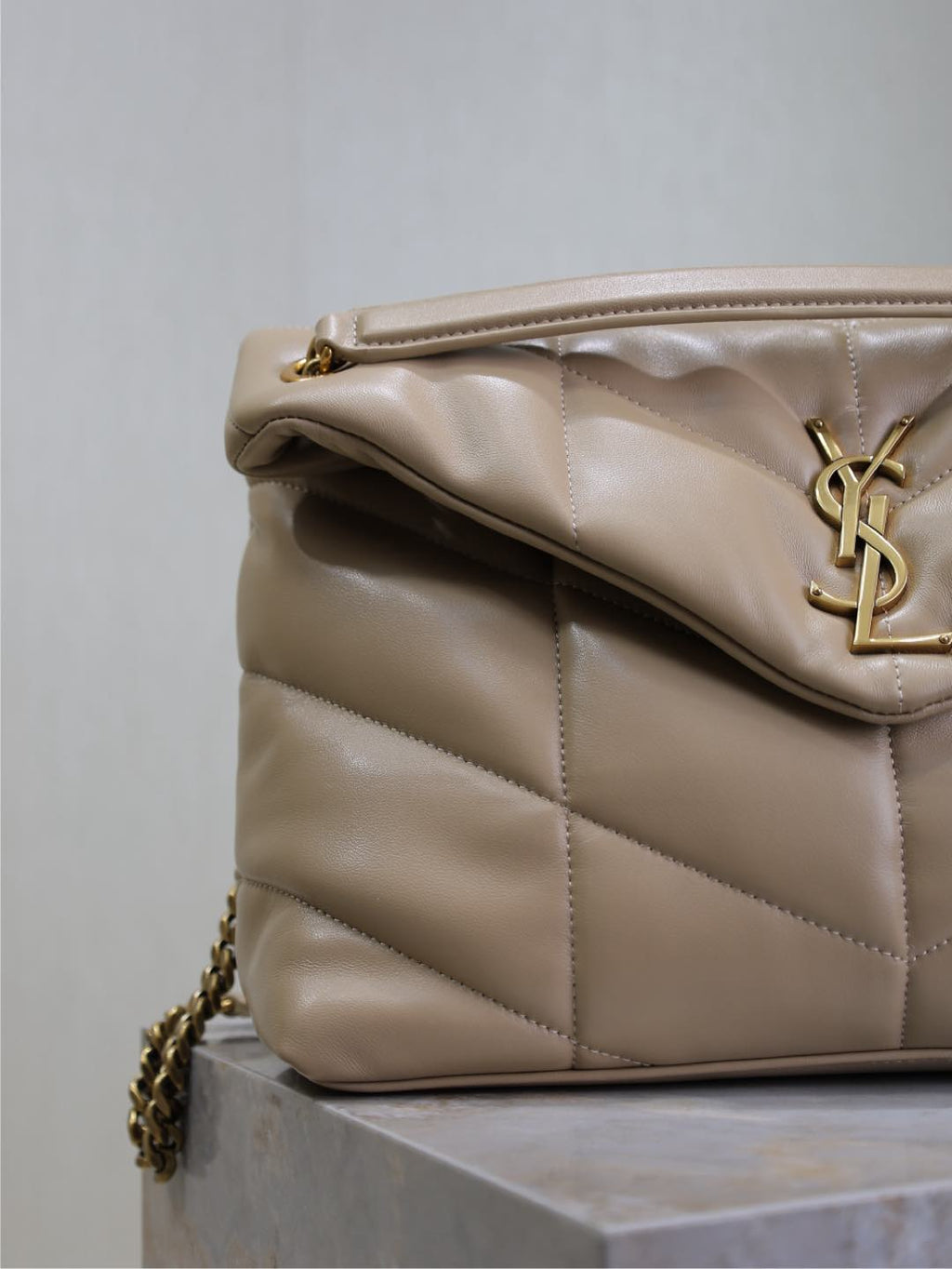 YSL 25S LOULOU PUFFER GM 35 IN BROWN CALFSKIN GOLD HARDWRE