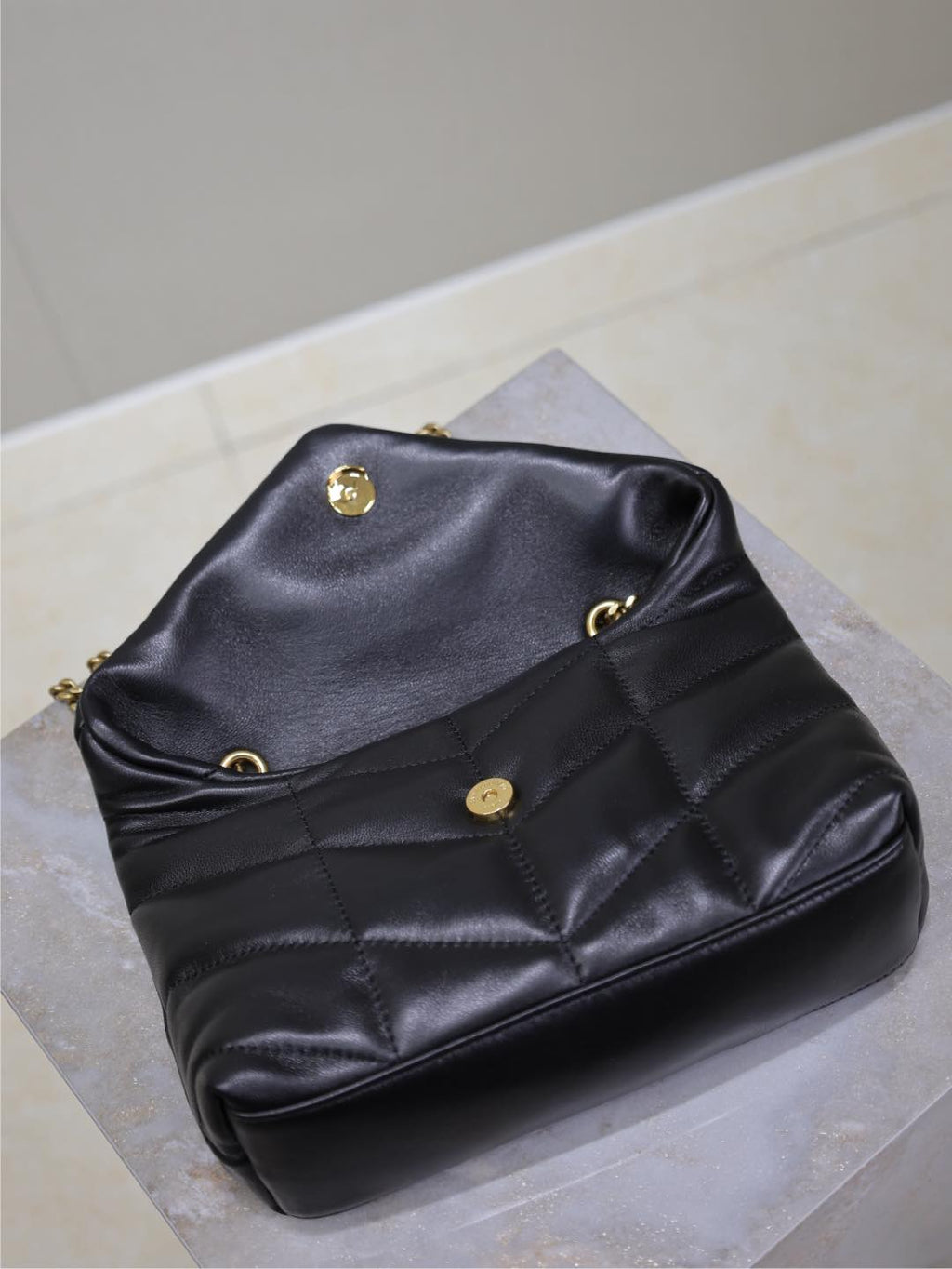 YSL 25S LOULOU PUFFER MINI 23 IN BLACK CALFSKIN GOLD HARDWARE